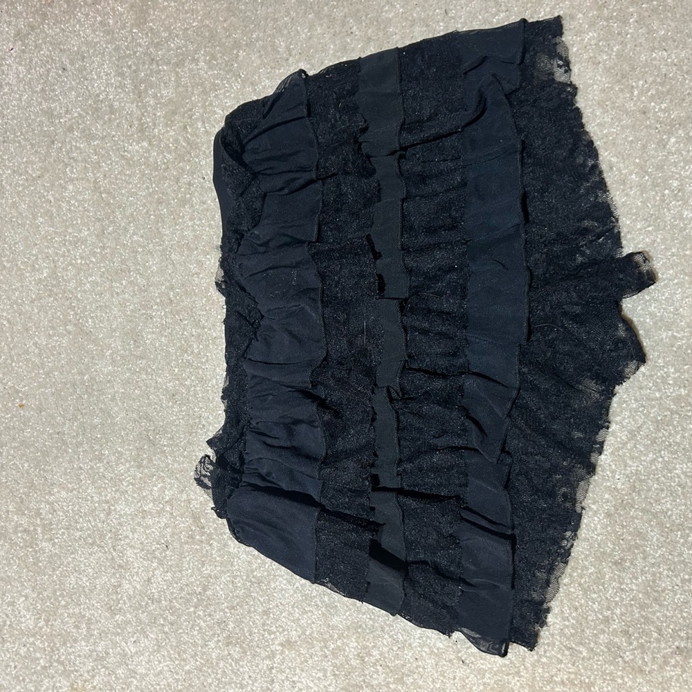 Black Lace Ruffle Bloomer Shorts - Picture 3 of 3
